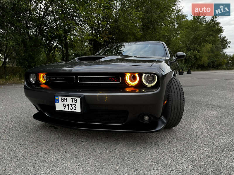 Купе Dodge Challenger 2018 в Днепре