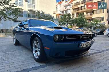 Купе Dodge Challenger 2021 в 