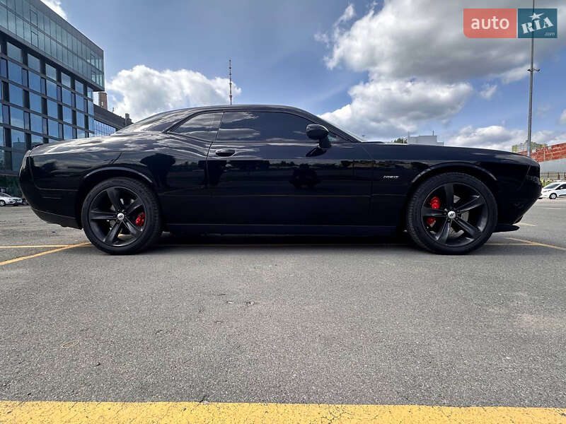 Купе Dodge Challenger 2017 в Києві фото 25 Купе Dodge Challenger 2017 в Києві