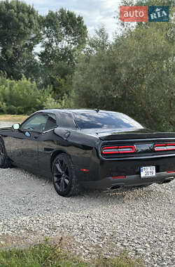 Купе Dodge Challenger 2019 в 