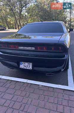 Купе Dodge Challenger 2013 в 