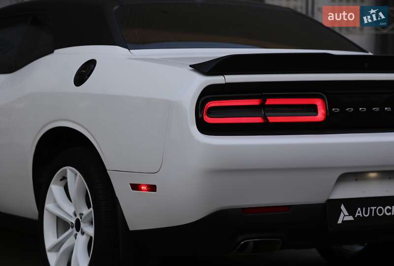 Купе Dodge Challenger 2016 в Киеве
