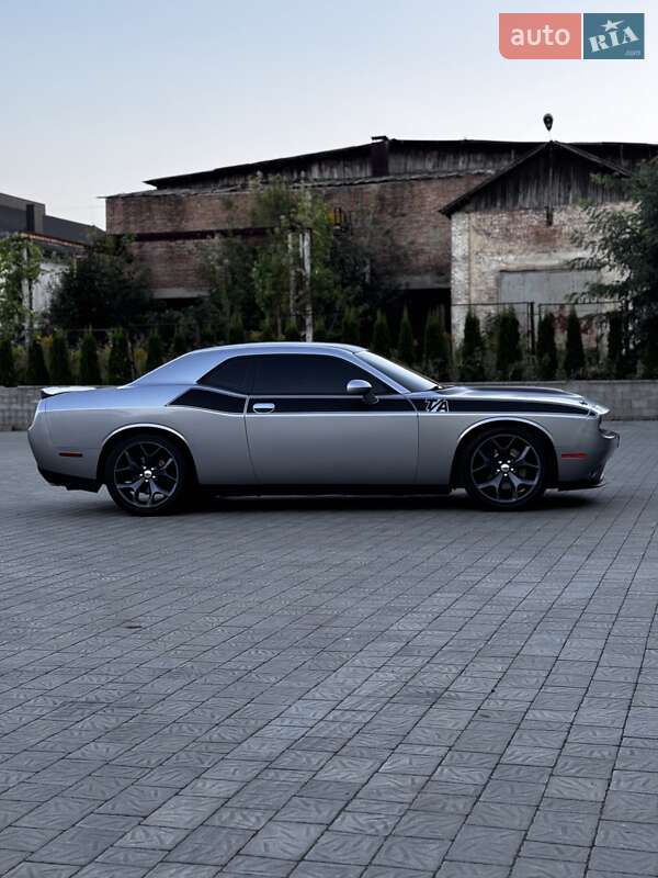 Купе Dodge Challenger 2017 в Ровно