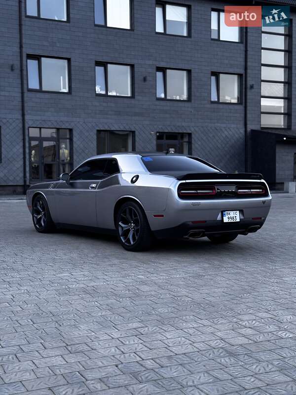 Купе Dodge Challenger 2017 в Ровно