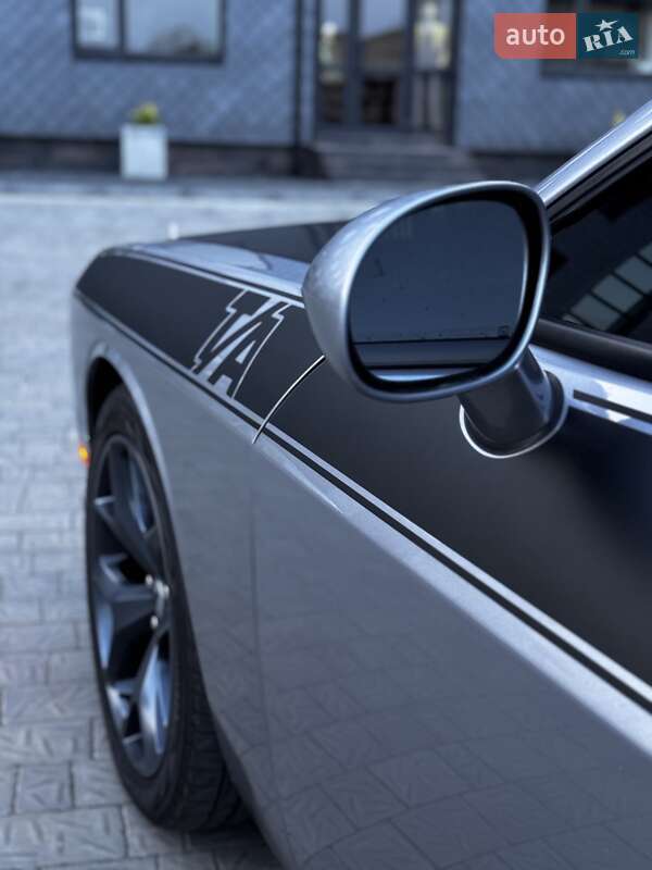 Купе Dodge Challenger 2017 в Ровно