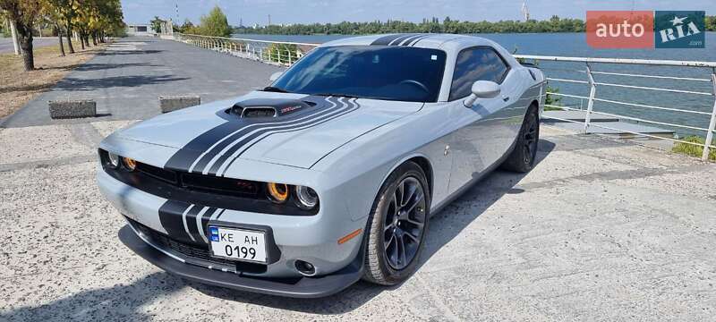 Купе Dodge Challenger 2021 в 