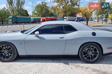 Купе Dodge Challenger 2021 в 