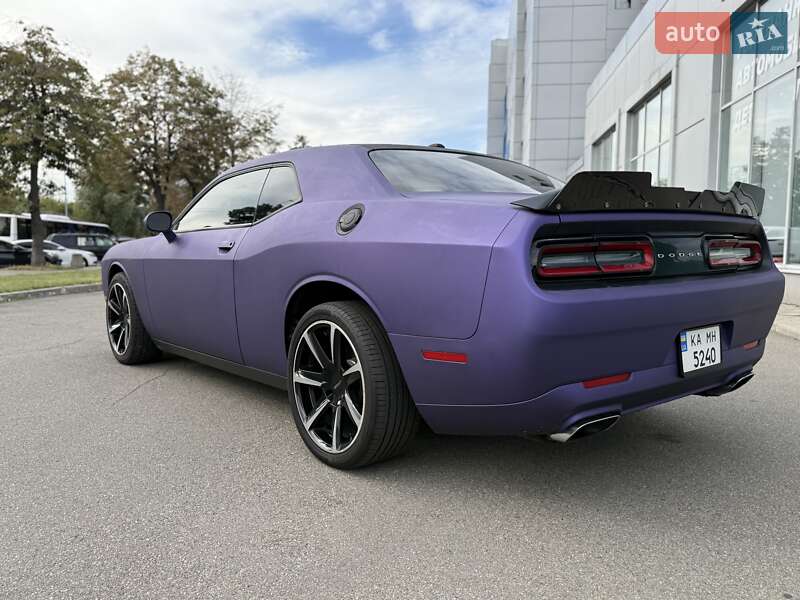 Купе Dodge Challenger 2017 в Києві фото 5 Купе Dodge Challenger 2017 в Києві