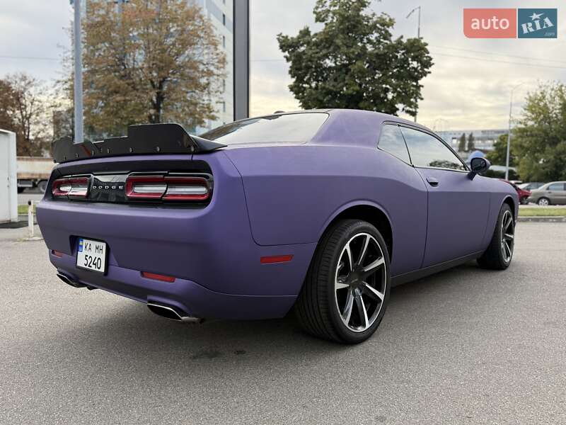 Купе Dodge Challenger 2017 в Києві фото 7 Купе Dodge Challenger 2017 в Києві