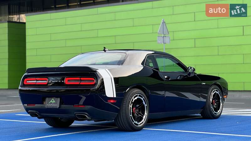 Купе Dodge Challenger 2018 в Киеве