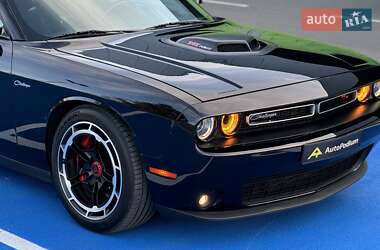 Купе Dodge Challenger 2018 в 