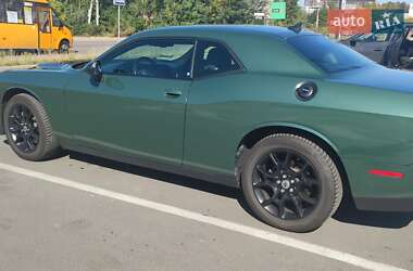 Купе Dodge Challenger 2017 в 