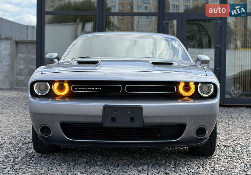 Купе Dodge Challenger 2015 в 