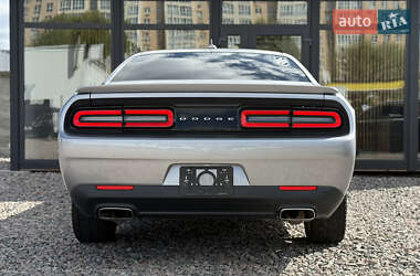 Купе Dodge Challenger 2015 в 