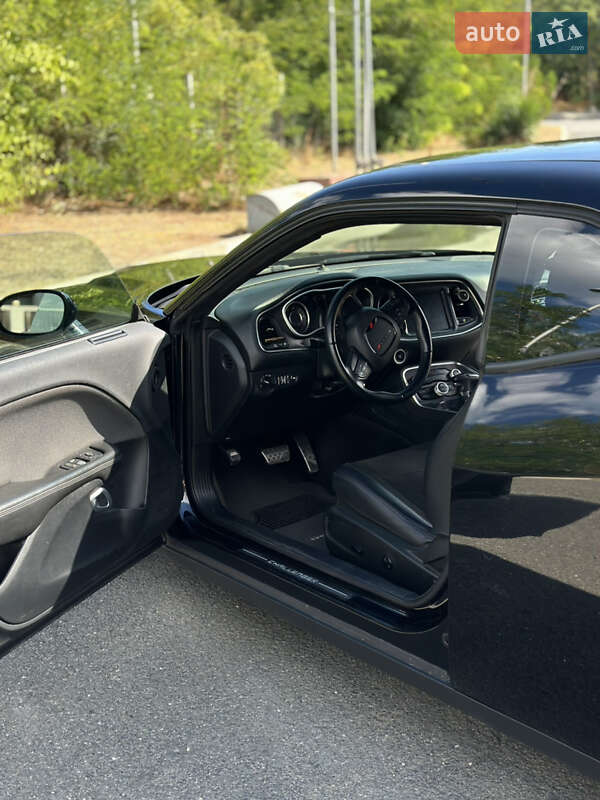 Купе Dodge Challenger 2015 в Одесі фото 15 Купе Dodge Challenger 2015 в Одесі