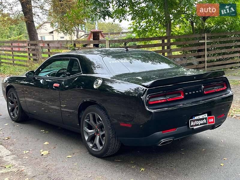 Купе Dodge Challenger 2018 в Киеве