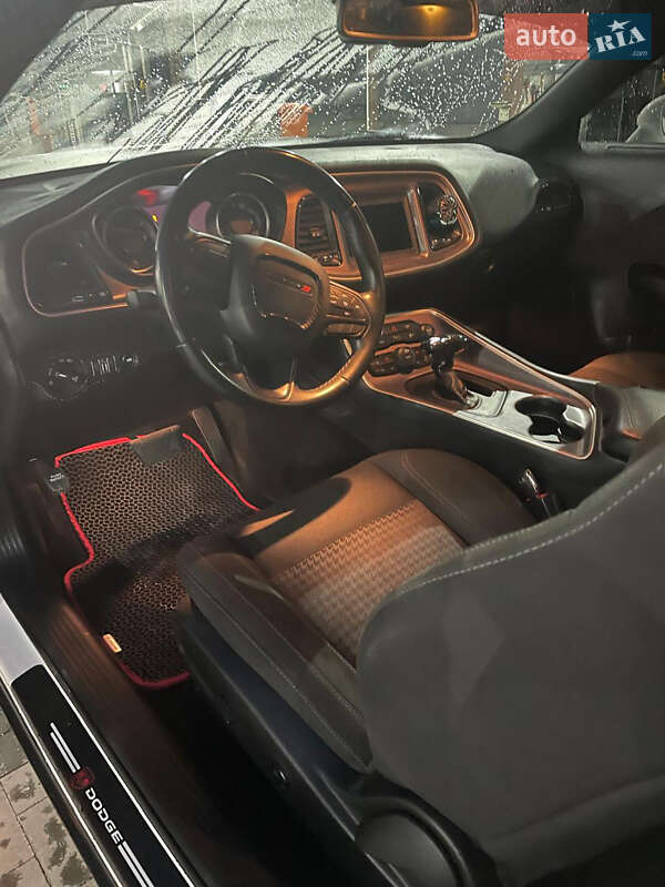 Купе Dodge Challenger 2021 в Кременчуці