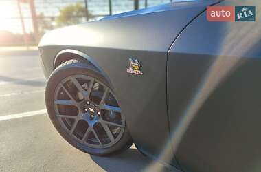 Купе Dodge Challenger 2017 в 
