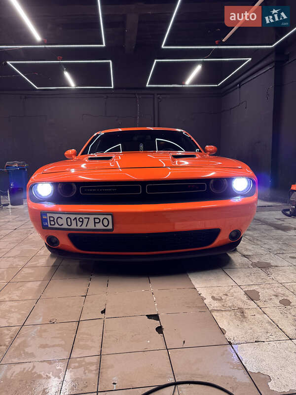 Купе Dodge Challenger 2016 в Києві