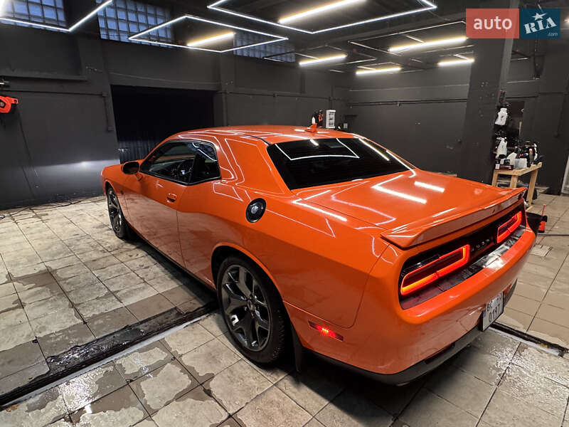 Купе Dodge Challenger 2016 в Києві