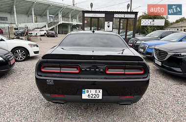 Купе Dodge Challenger 2016 в  фото 7 Купе Dodge Challenger 2016 в