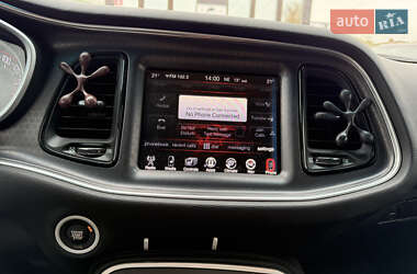 Купе Dodge Challenger 2016 в  фото 21 Купе Dodge Challenger 2016 в