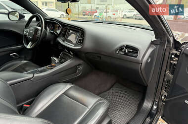 Купе Dodge Challenger 2016 в  фото 27 Купе Dodge Challenger 2016 в
