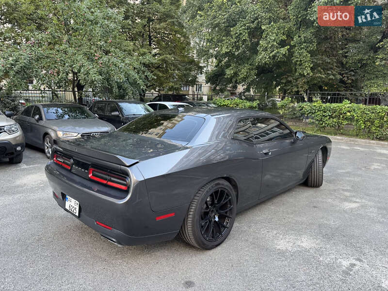 Купе Dodge Challenger 2016 в Киеве