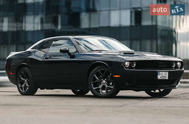 Купе Dodge Challenger 2017 в 