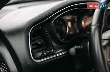 Купе Dodge Challenger 2017 в 