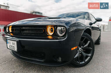 Купе Dodge Challenger 2017 в 