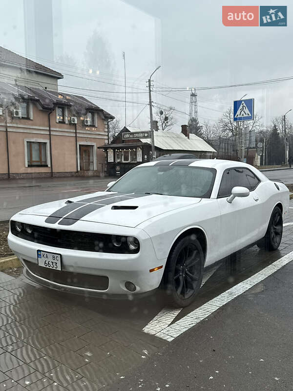 Купе Dodge Challenger 2016 в Софіївській Борщагівці фото 12 Купе Dodge Challenger 2016 в Софіївській Борщагівці