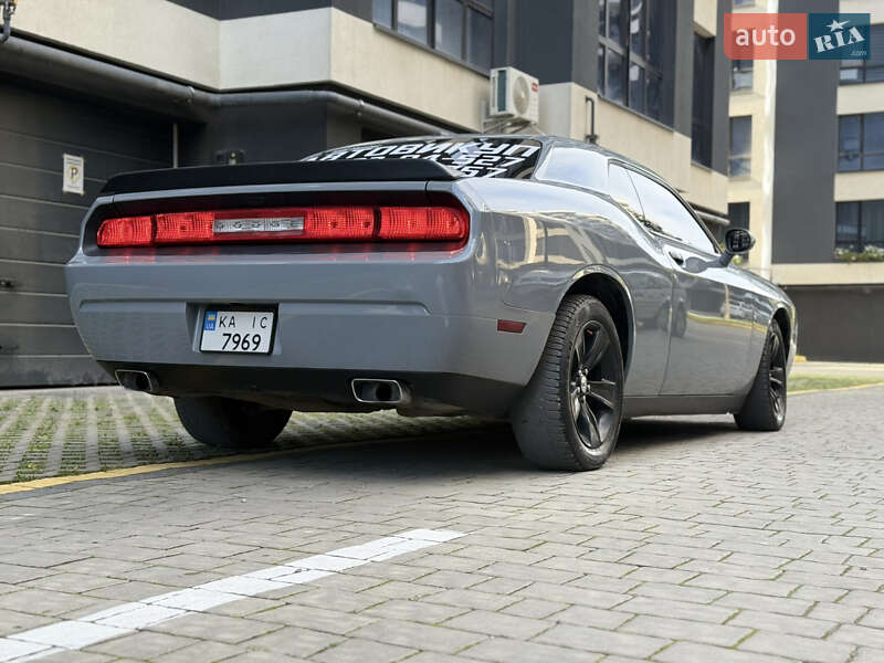 Купе Dodge Challenger 2013 в Ивано-Франковске