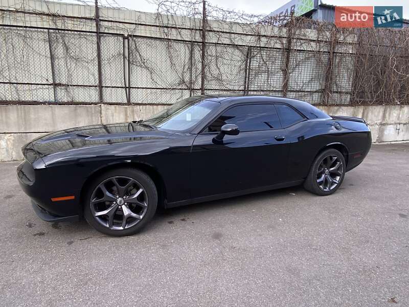 Купе Dodge Challenger 2017 в Києві фото 3 Купе Dodge Challenger 2017 в Києві