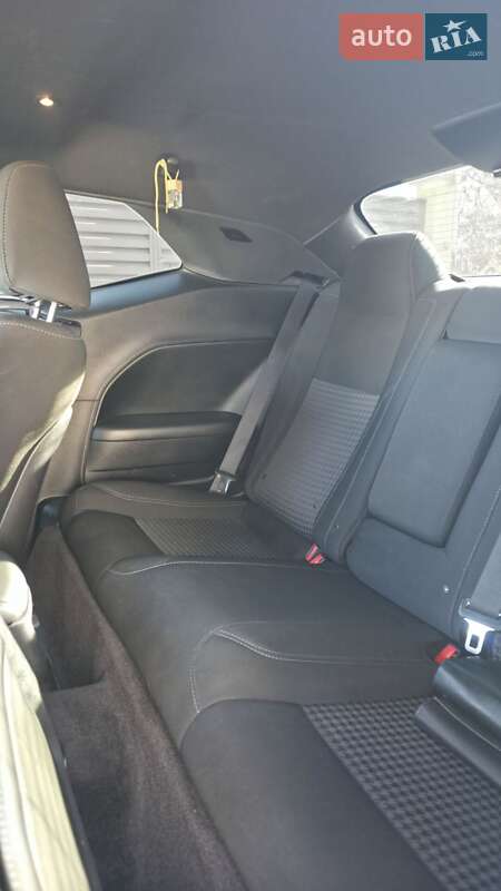 Купе Dodge Challenger 2017 в Нерубайське