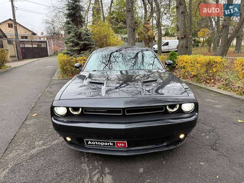 Купе Dodge Challenger 2018 в Києві