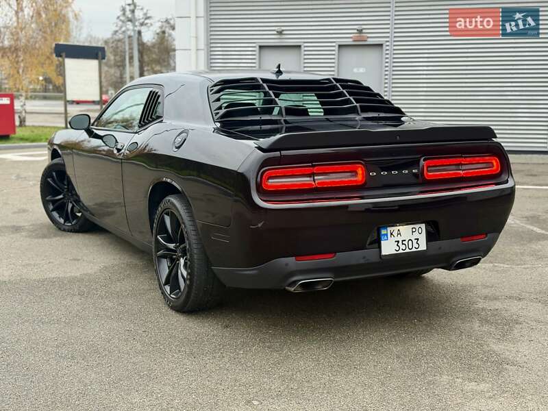Купе Dodge Challenger 2016 в Киеве