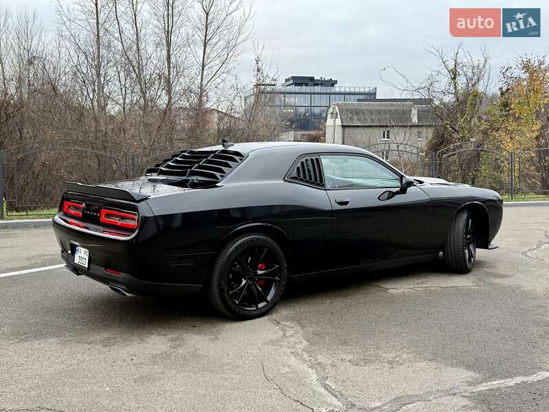 Купе Dodge Challenger 2016 в Киеве