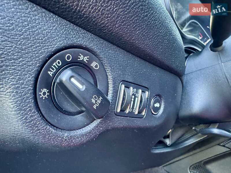 Купе Dodge Challenger 2017 в Києві фото 23 Купе Dodge Challenger 2017 в Києві