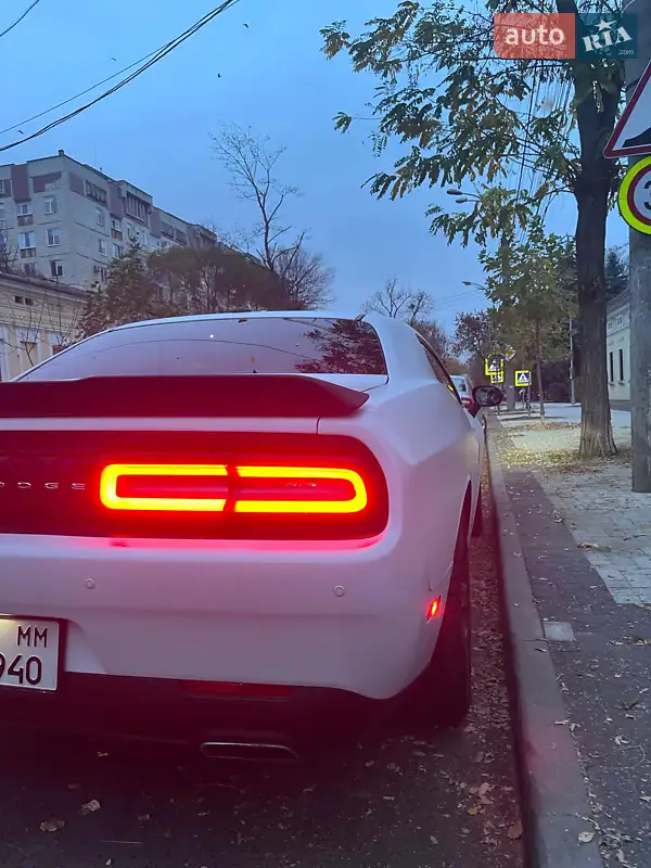 Dodge Challenger
