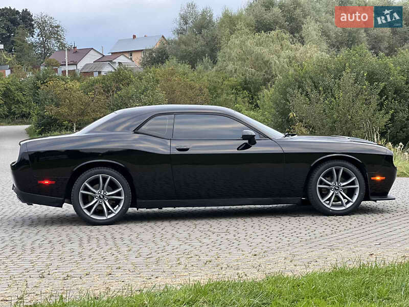 Купе Dodge Challenger 2017 в Львове
