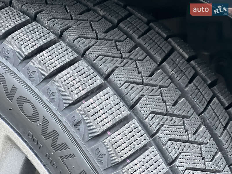 Купе Dodge Challenger 2017 в Львове