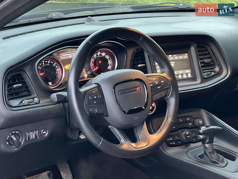 Купе Dodge Challenger 2017 в Львове