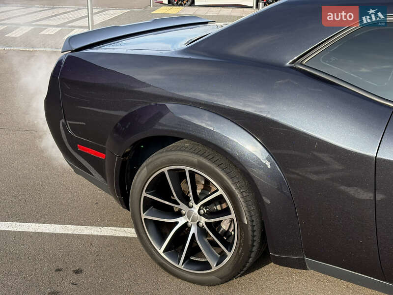 Купе Dodge Challenger 2016 в Киеве