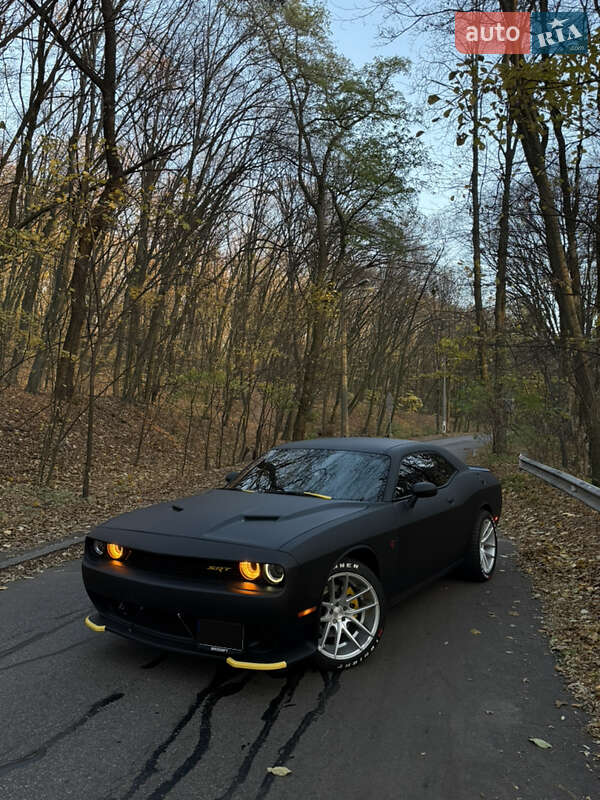 Купе Dodge Challenger 2016 в Киеве