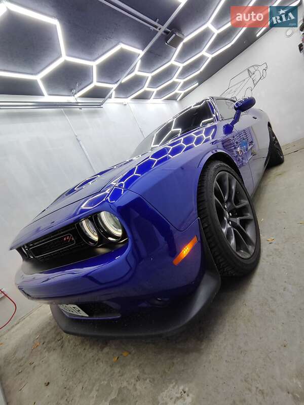 Купе Dodge Challenger 2020 в Киеве