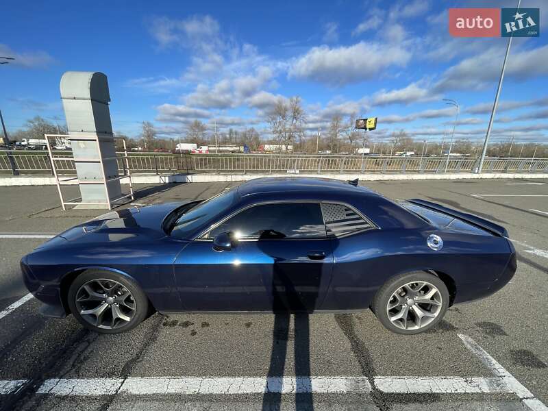 Купе Dodge Challenger 2014 в Киеве
