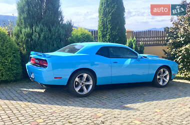 Купе Dodge Challenger 2012 в Львове