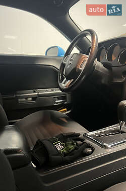 Купе Dodge Challenger 2012 в Львове