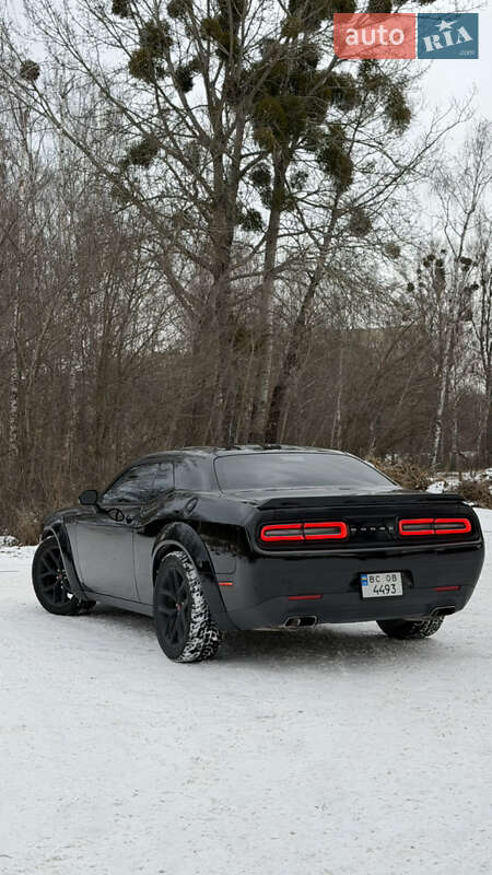 Купе Dodge Challenger 2015 в Виннице